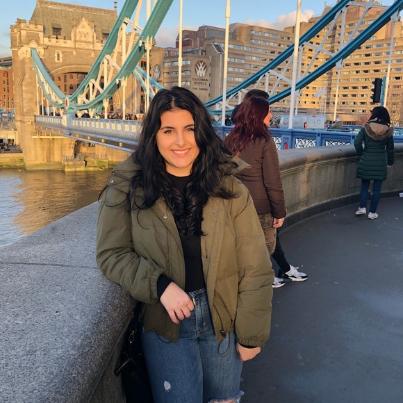 Meet your Posher, Sara - Picture 1 of 1